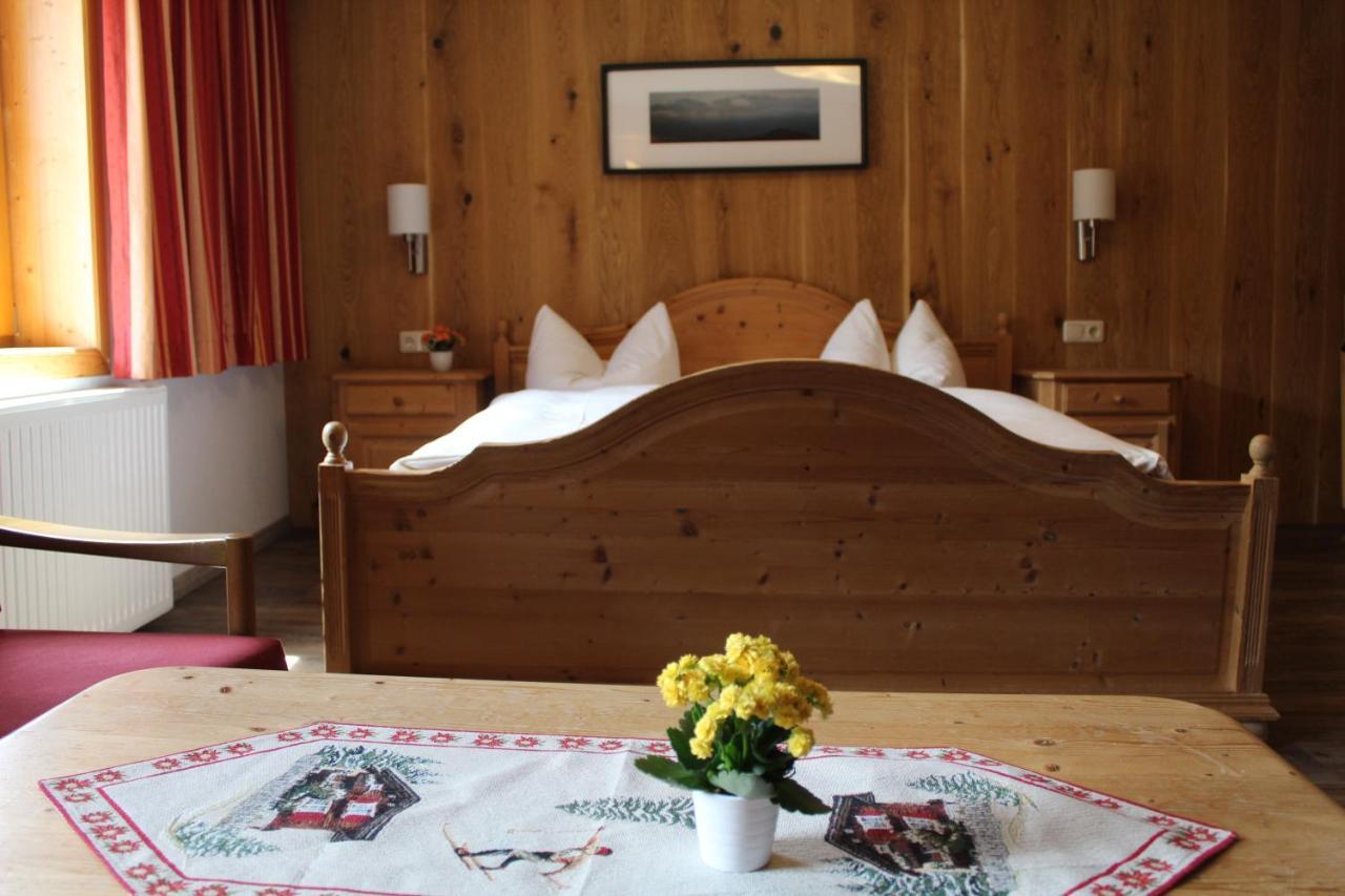 Berghof Hotel Berwang Bagian luar foto